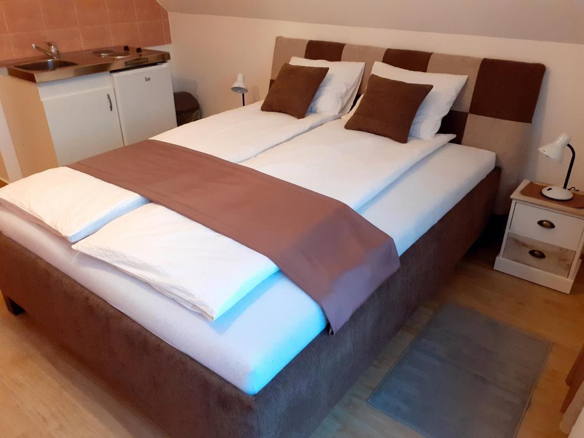 Pacsirta Vendégház Egerszalók Esterno foto