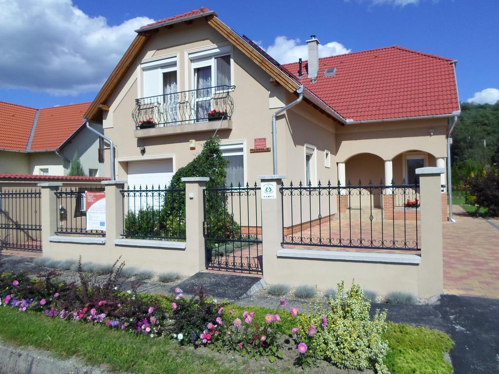 Pacsirta Vendégház Egerszalók Esterno foto